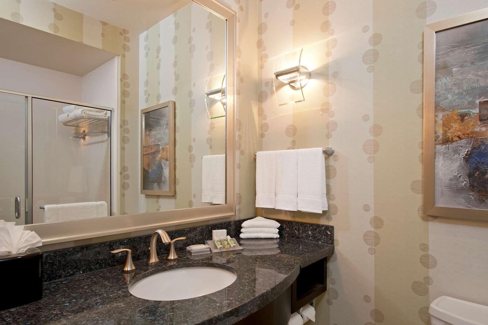 Hilton Garden Inn Ft Worth Alliance Airport Roanoke Bagian luar foto
